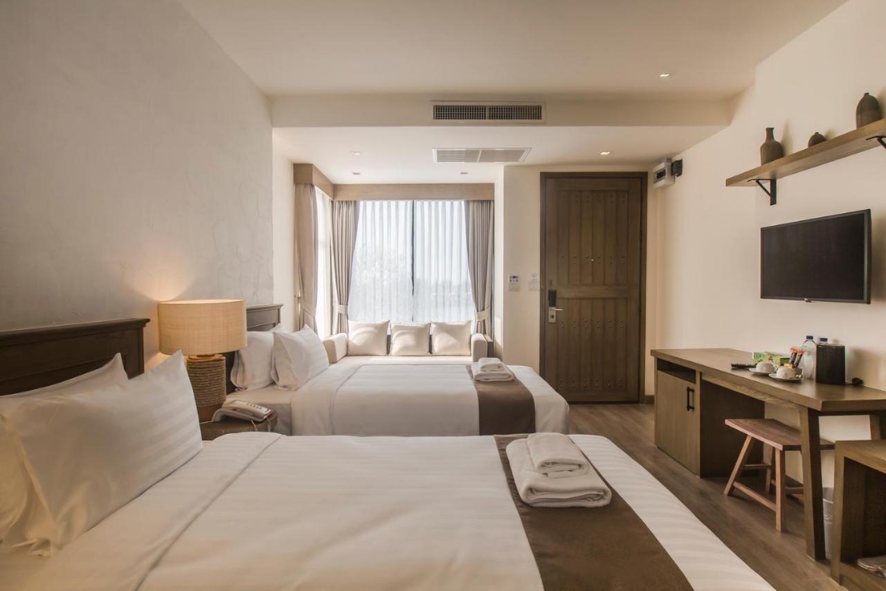 Saksiam Lakeside Resort Nonthaburi Exterior photo